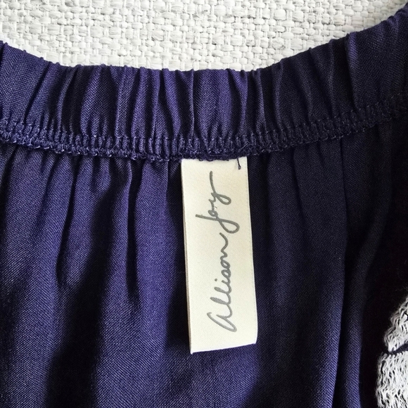 Allison Joy Evereve Floral Embroidered Off the Shoulder blouse top XS - Picture 4 of 5